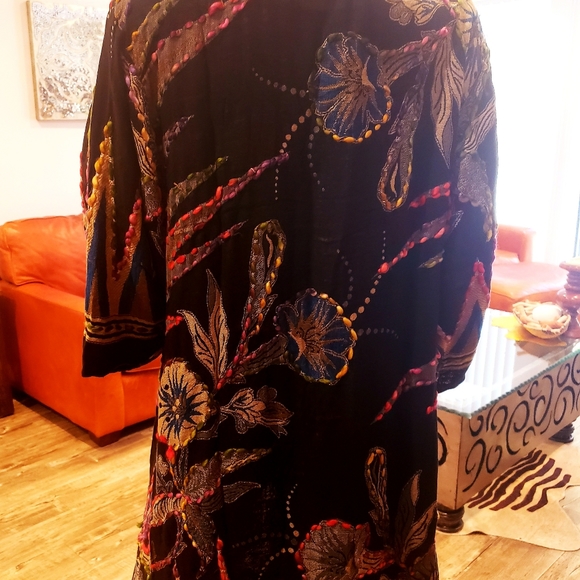 RAJ-MURIEL Thick Knit Emb. Kimono-OS-NWT - Picture 2 of 12